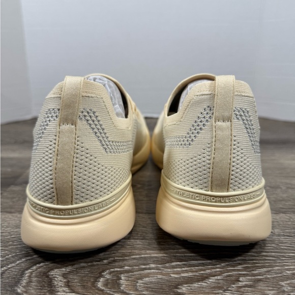 Athletic Propulsion Lab APL Running Shoes Mens Sz9  Techbloom Breeze Vanilla New - Picture 3 of 8